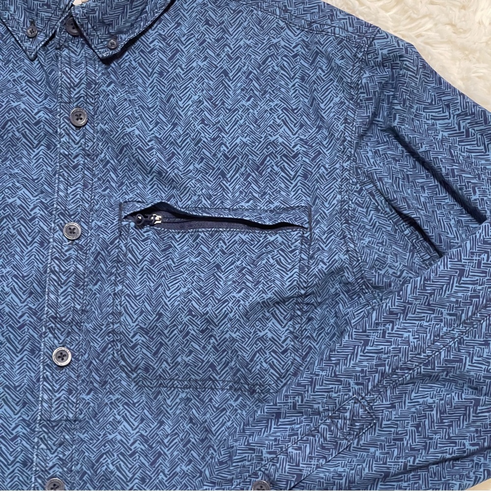 Duluth‎ Trading Blue Button Up Shirt Zip-Pocket Roll-Tab Gorpcore Work Medium - Picture 4 of 10